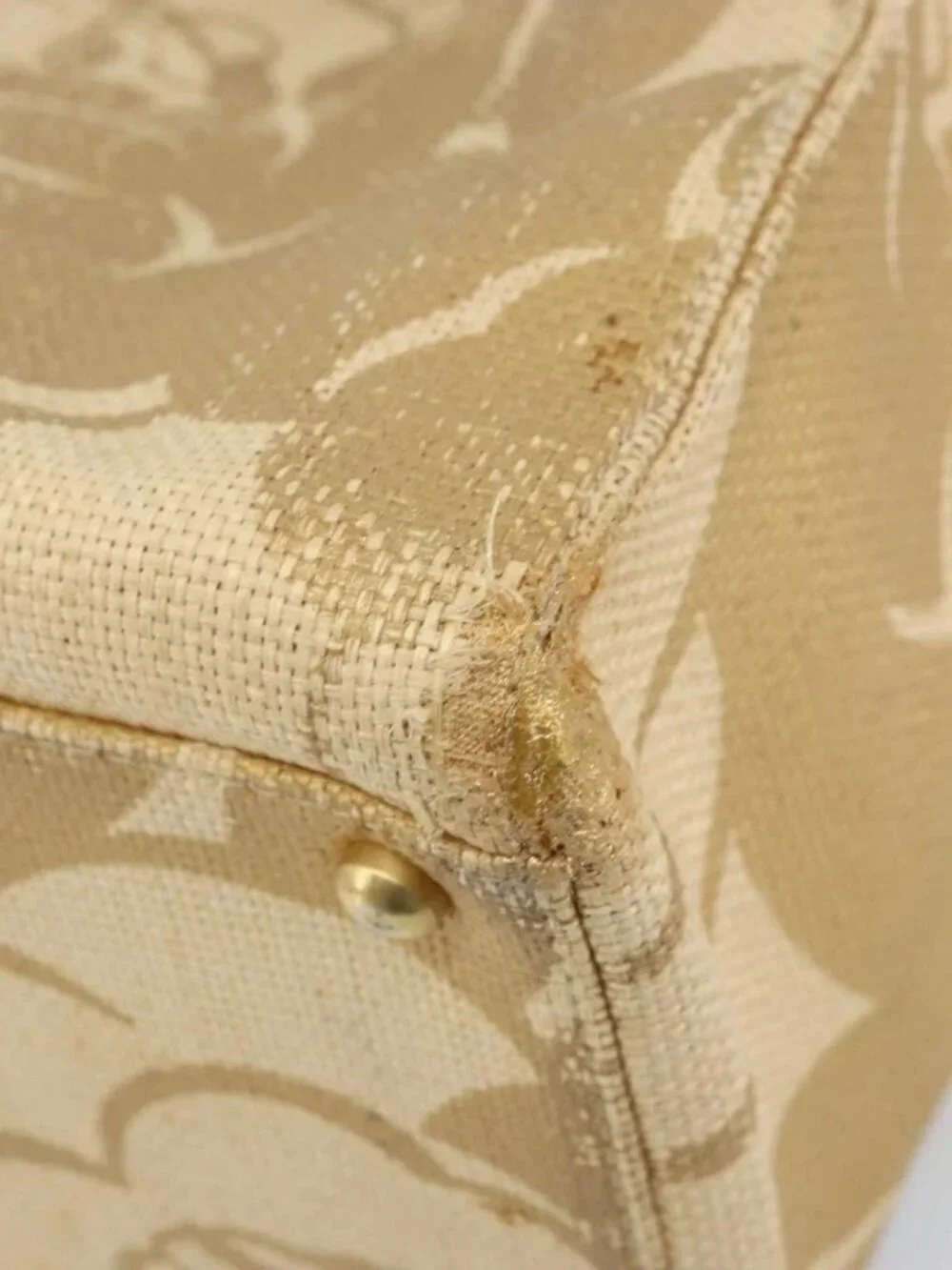 CHANEL Tote Bag Straw Beige Gold CC Auth bs33645